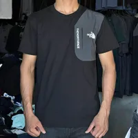 تيشيرت رياضي بجيوب - ذا نورث فيس (The North Face)