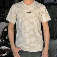 تيشيرت رجالي بنقشة هندسية - بوس (Boss)