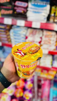 نودلز بنكهة الدجاج الحار بالجبنة الكورية (Samyang)