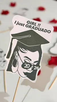 توزيعات تخرج بتصميم فتاة متخرجة 2026