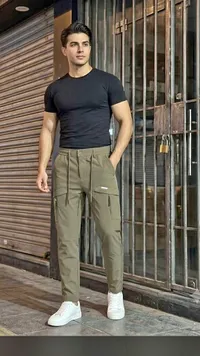 بنطلون كارجو رجالي (Cargo Pants)