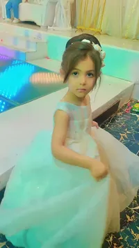 فستان سهرة للأطفال بتصميم ملكي