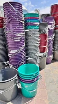 دلو بلاستيكي متعدد الاستخدامات