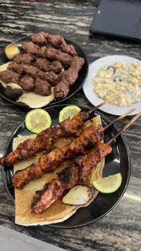 وجبة مشاوي مشكلة - كباب وشيش طاووق