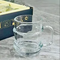 أكواب زجاجية بتصميم مميز