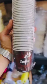 أكواب ورقية للمشروبات الساخنة