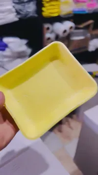 طبق بلاستيك أصفر