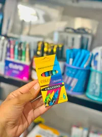 ألوان شمعية ملونة (Crayons)