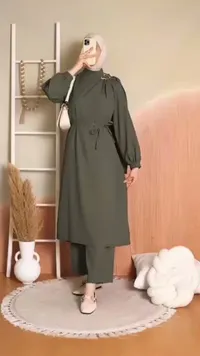 طقم ملابس نسائي - ستايل عصري