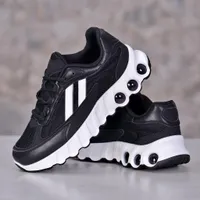 حذاء رياضي - أديداس (Adidas)