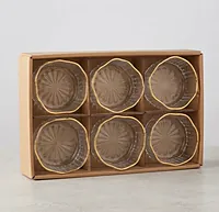 صحون مكسرات مع حز ذهبي