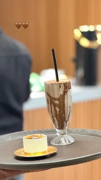 ميني تشيز كيك مع ميلك شيك شوكولاتة