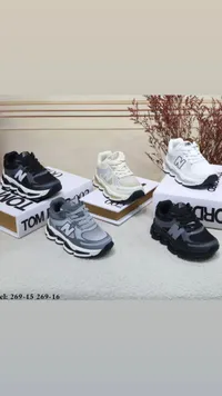 حذاء رياضي للأطفال بنمط نيو بالانس (New Balance)