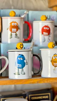 كأس سيراميك بشخصيات إم آند إمز (M&M's)