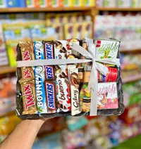 باقة شوكولاتة وهدايا متنوعة