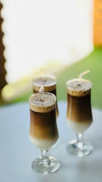 مشروب قهوة بالحليب المثلج