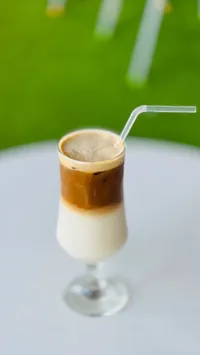قهوة بالحليب المثلجة
