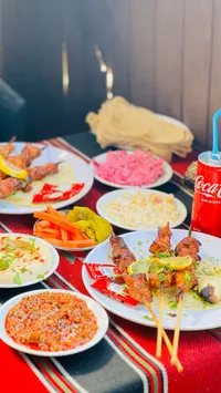 وجبة شاورما ومشاوي شرقية