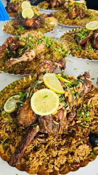 مشاوي لحم مع أرز شرقي