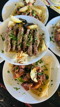 وجبة مشاوي مشكلة - كباب وشيش طاووق