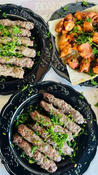 وجبة مشاوي مشكلة - كباب وشيش طاووق