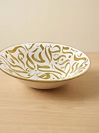 صحن بنقشة الخط العربي