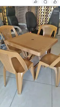 طقم طاولة وكراسي بلاستيك