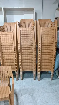 كرسي بلاستيك - بلاستيك (Plastic)