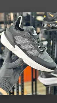 حذاء رياضي - أديداس (Adidas)