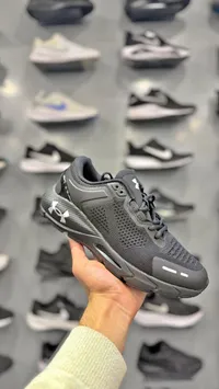 حذاء رياضي رجالي - أندر آرمور (Under Armour)