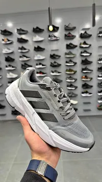 حذاء رياضي - أديداس (Adidas)