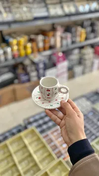 فنجان قهوة سيراميك بنقشة الكرز