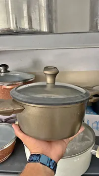 طنجرة طهي جرانيت مع غطاء زجاجي