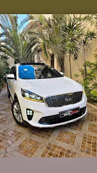سيارة كيا سورينتو (Kia Sorento)