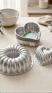 قوالب كيك معدنية بأشكال متنوعة (Quality Bakeware)