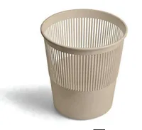 سلة مهملات بلاستيكية