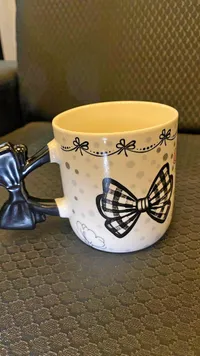كوب بتصميم فيونكة (Bow Mug)