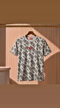 تيشيرت بطبعة شعار ديزل (Diesel)