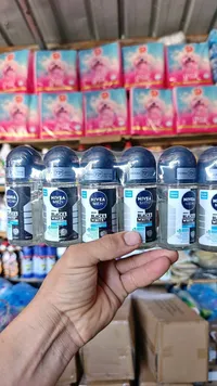 مزيل عرق رول أون بلاك آند وايت للرجال - نيفيا (Nivea)