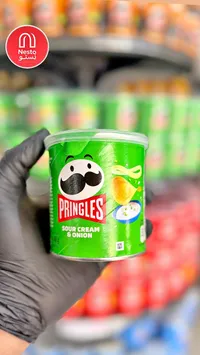 برينجلز بطعم الكريمة الحامضة والبصل (Pringles)