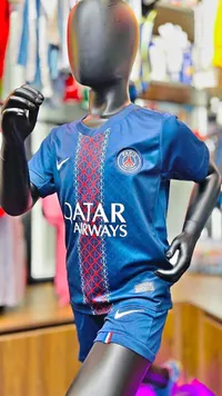 طقم رياضي للأطفال - باريس سان جيرمان (Nike)