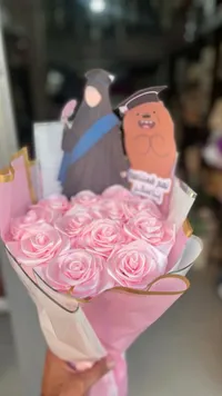 باقة زهور وهدايا تخرج