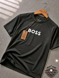 تيشيرت رياضي أسود بتصميم بوس - الكحلوت (Boss)
