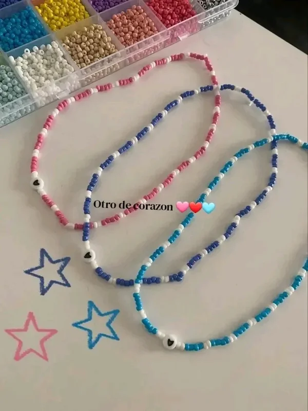 سناسيل وتعليقات قلوب - إكسسوارات ومكياج وعناية - سوق غزة