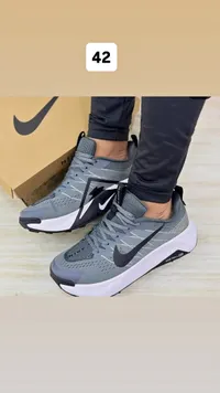 حذاء رياضي - نايكي (Nike)