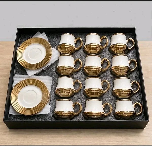طقم فناجين قهوةسيراميك فاخر مع أطباق تقديم (تصميم أبيض وذهبي) - أدوات منزلية - سوق غزة