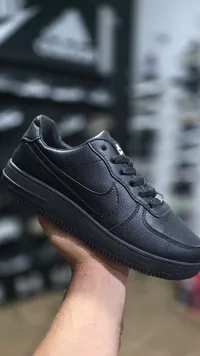 حذاء رياضي أسود - نايكي (Nike)