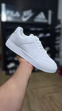 حذاء كاجوال أبيض (Sneakers)