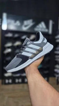 حذاء رياضي - أديداس (Adidas)