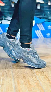 حذاء رياضي - نيو بالانس 725 (New Balance)